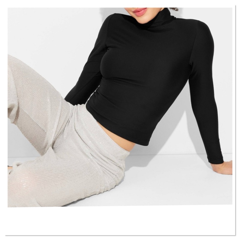 Wild Fable Women’s Black Long Sleeve Mock Turtleneck Shirt